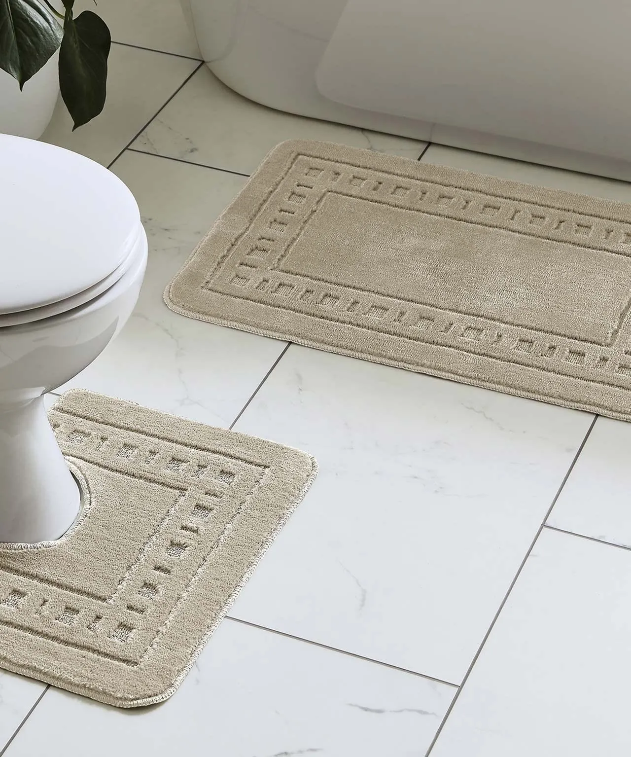 Armoni Pedestal & Bath Mat Set with Non-Slip Feature