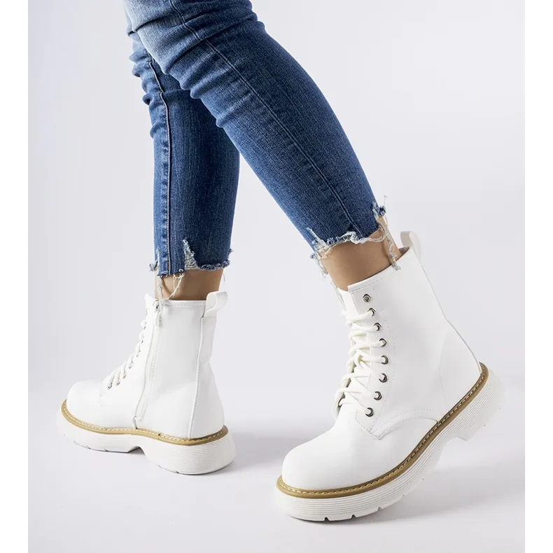 Inna White classic Benvenuto boots