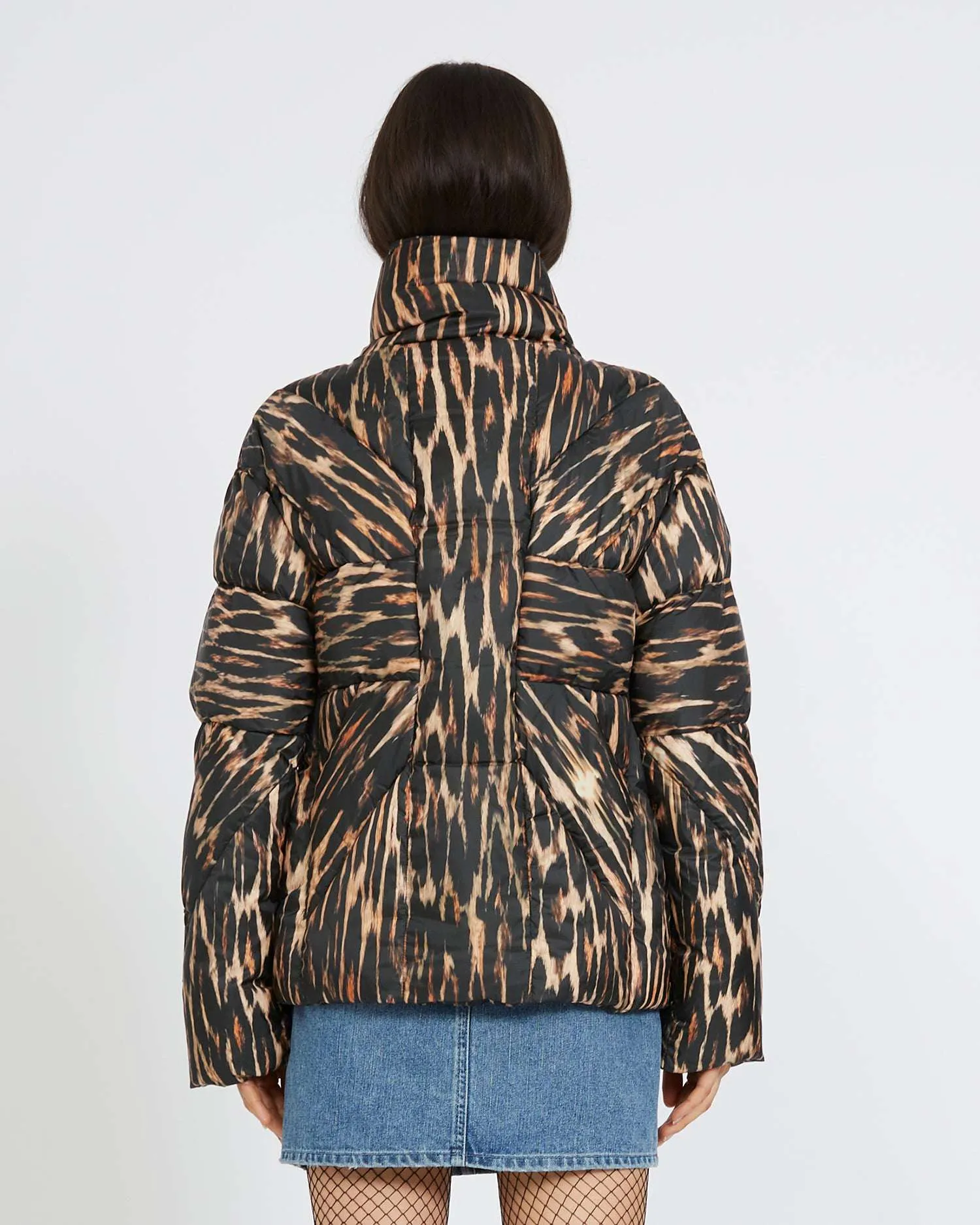Piumino con pattern a contrasto