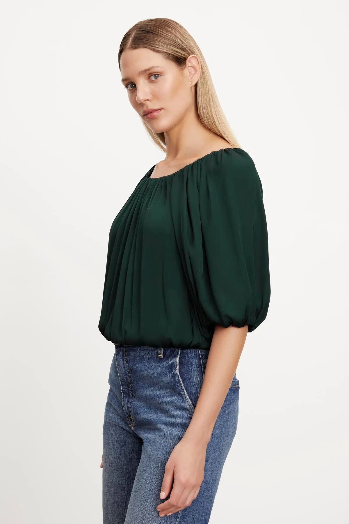 BLACK PUFF SLEEVE TOP