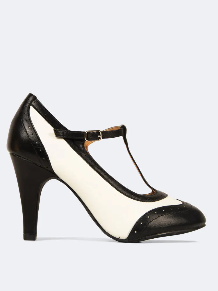 Retro Strap Round Toe Oxford Pumps